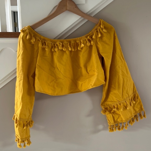 Tops - ✨Tassel Crop Top